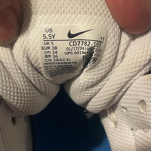 Nike Big Kids Court Borough Mid 2 Casual Sneakers in White and Navy Blue in 5.5Y - Picture 10 of 10